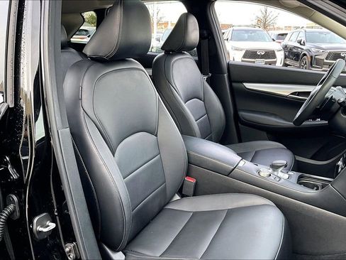 Certified 2019 INFINITI QX50 Luxe w/ Navigation Package image 28