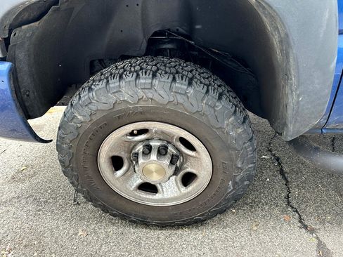 Used 2004 GMC Sierra 2500 SLE w/ Skid Plate Package image 38