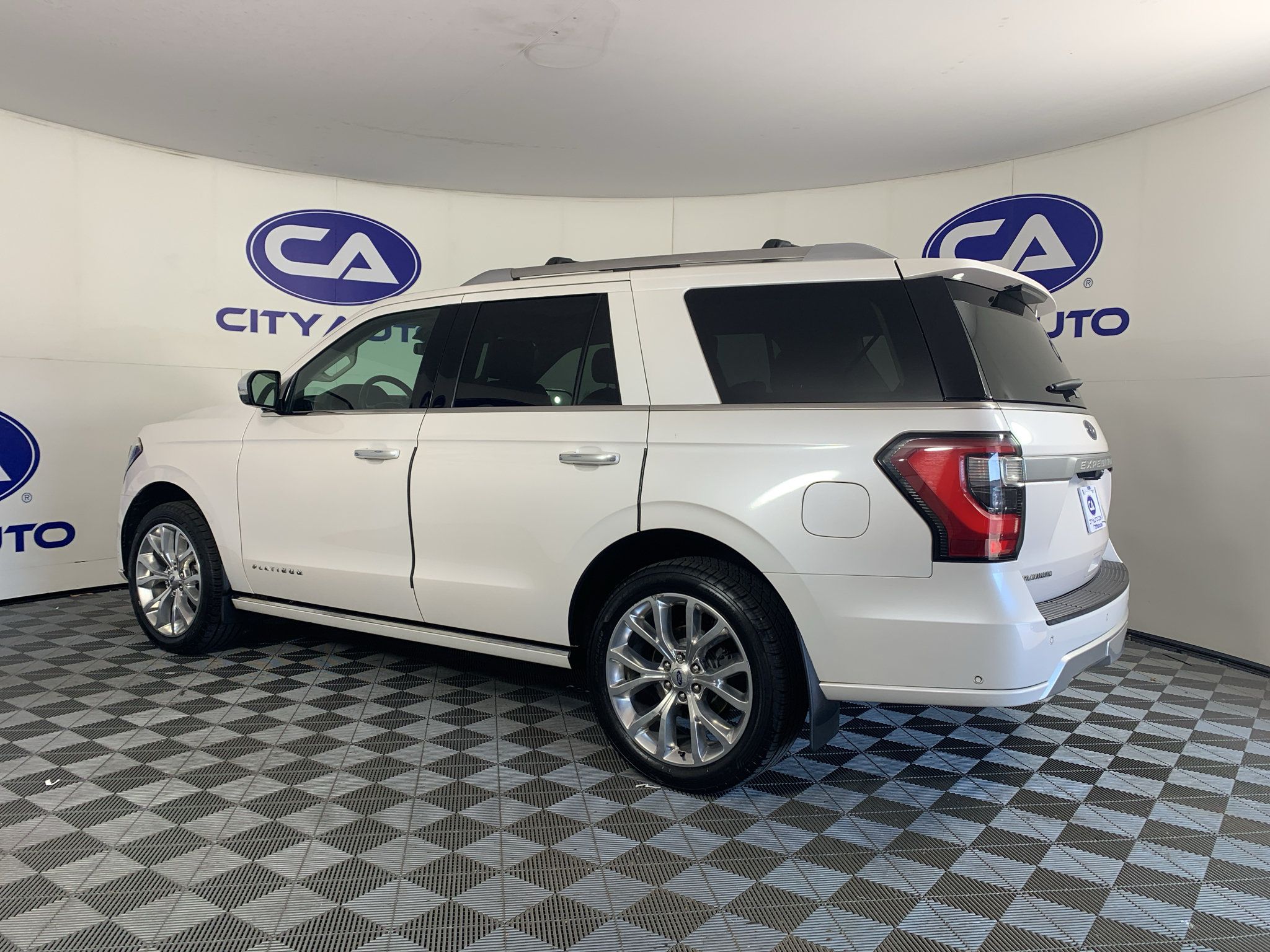 Used 2019 Ford Expedition Platinum AWD/4WD image 5