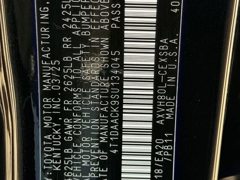 Used 2025 Toyota Camry SE image 32