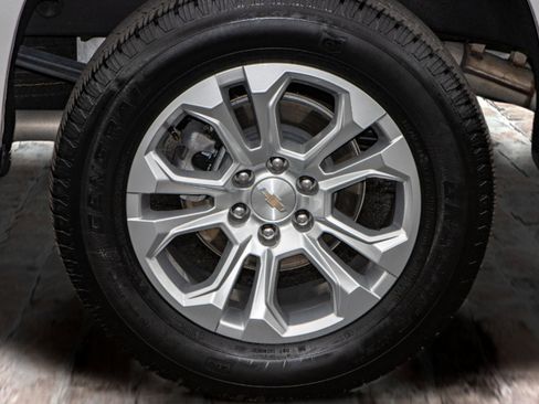 Used 2024 Chevrolet Silverado 1500 LTZ w/ LTZ Convenience Package II image 36