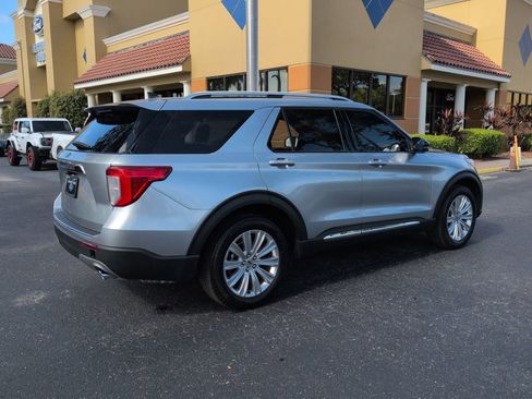 Certified 2024 Ford Explorer Limited w/ Equipment Group 301A AWD/4WD image 4