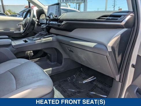 Used 2022 Toyota Sienna Limited AWD/4WD image 22