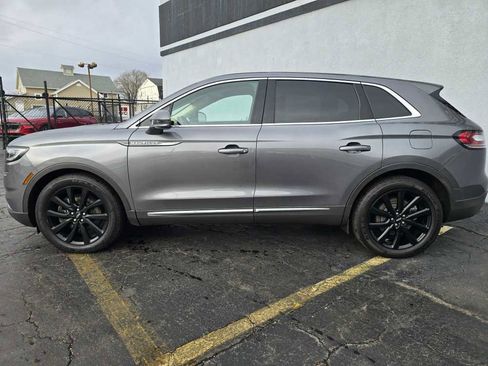 Used 2021 Lincoln Nautilus Reserve w/ Monochromatic Package image 9