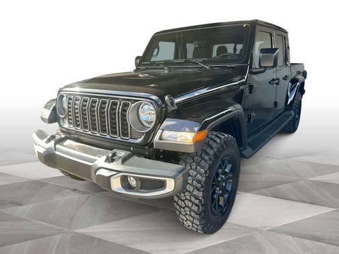 Used 2025 Jeep Gladiator Sport AWD/4WD image 1