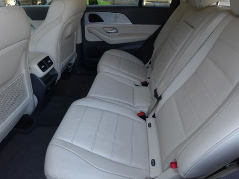 Used 2020 Mercedes-Benz GLE 350 4MATIC w/ AMG Line Exterior image 16