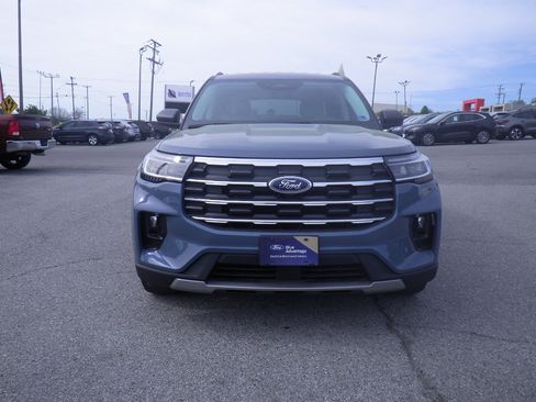 Certified 2025 Ford Explorer Active w/ Active Comfort Package AWD/4WD image 2