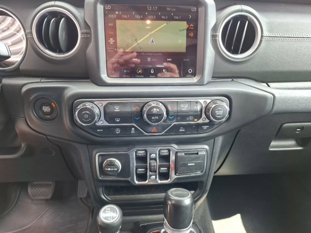 Used 2020 Jeep Gladiator Overland w/ Popular Equipment Package AWD/4WD image 21