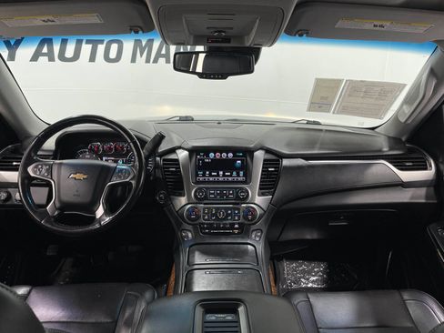 Used 2018 Chevrolet Suburban Premier AWD/4WD image 18