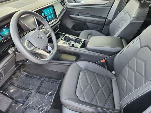 Used 2024 Volkswagen Atlas Cross Sport SE image 4