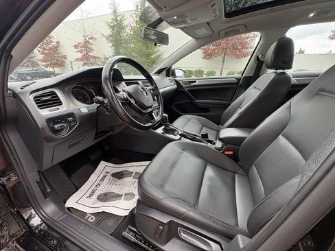 Used 2015 Volkswagen Golf TDI SE image 11