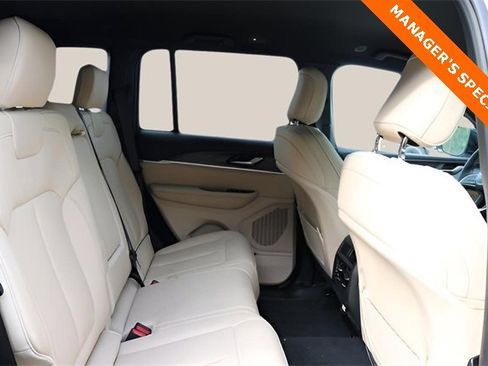 New 2025 Jeep Grand Cherokee Limited image 13
