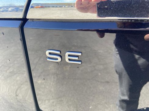 Used 2022 Volkswagen Atlas SE AWD/4WD image 35