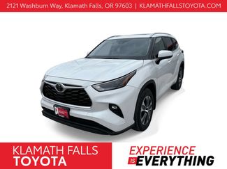 Used 2023 Toyota Highlander XLE AWD/4WD video 1