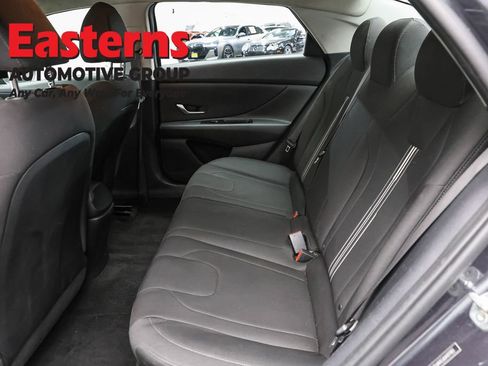 Used 2021 Hyundai Elantra SEL FWD image 21