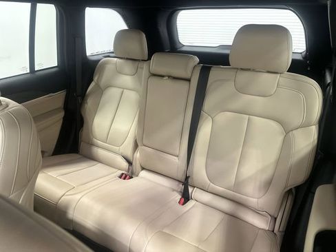 Used 2025 Jeep Grand Cherokee Limited image 25