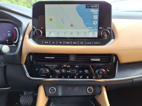 Used 2021 Nissan Rogue Platinum image 26