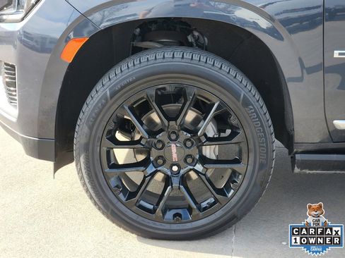 Used 2022 GMC Yukon XL Denali w/ Denali Premium Package image 17