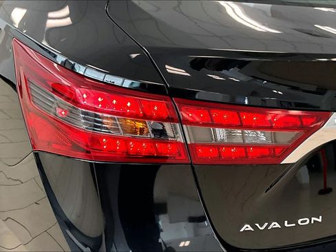 Used 2016 Toyota Avalon Touring FWD image 27