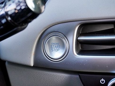 Certified 2025 Hyundai Palisade SEL FWD image 29