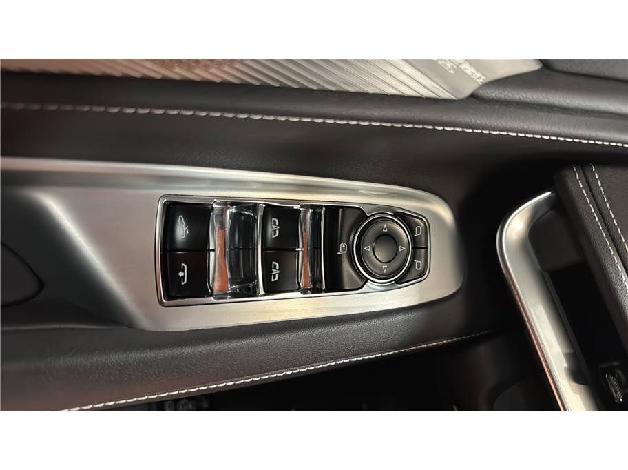 Used 2024 Chevrolet Corvette Stingray Preferred Conv RWD image 32