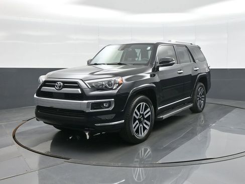 Certified 2022 Toyota 4Runner Limited AWD/4WD image 3