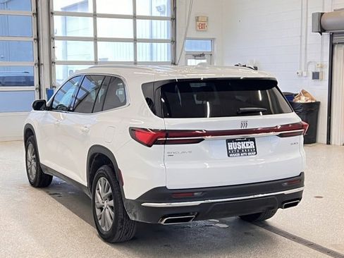 Used 2025 Buick Enclave Preferred image 5