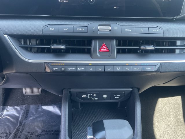 Used 2025 Kia K4 FWD image 25