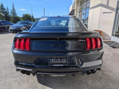 Used 2018 Ford Mustang GT Premium w/ Black Accent Package RWD image 5