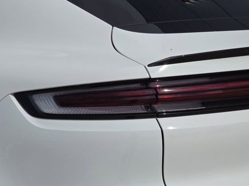 Certified 2024 Porsche Cayenne image 12