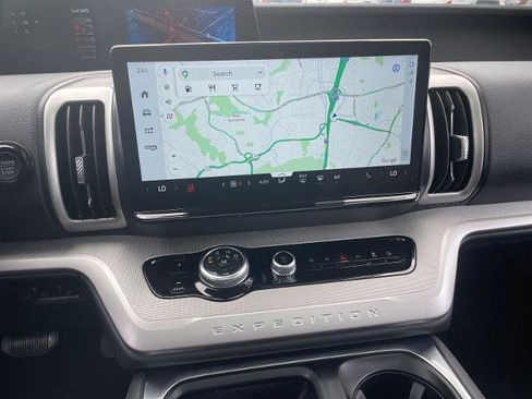 Certified 2025 Ford Expedition Max Active AWD/4WD image 5