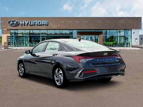 New 2026 Hyundai Elantra Limited FWD image 5