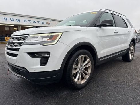 Used 2018 Ford Explorer XLT w/ Equipment Group 202A image 2