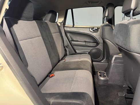 Used 2010 Dodge Caliber SXT FWD image 25