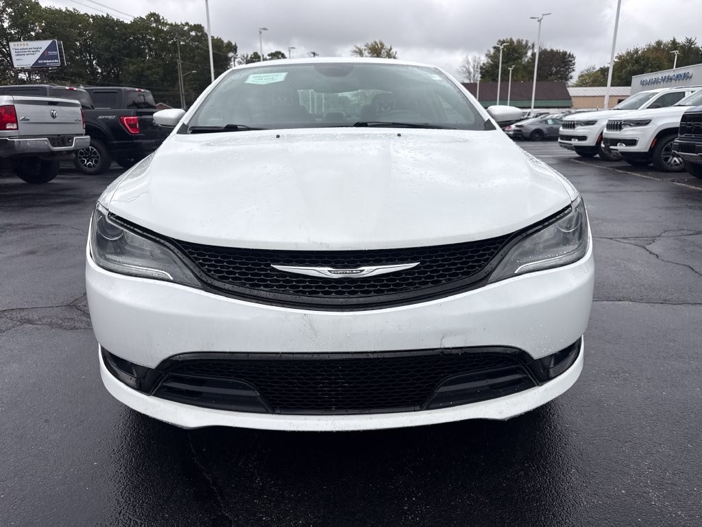 Used 2015 Chrysler 200 S w/ Comfort Group FWD image 3