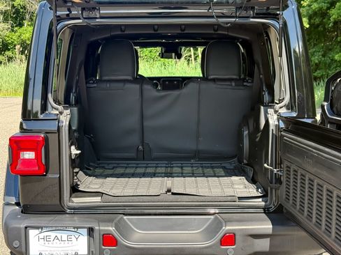 Used 2023 Jeep Wrangler Unlimited Rubicon 392 w/ Trailer Tow Package AWD/4WD image 15