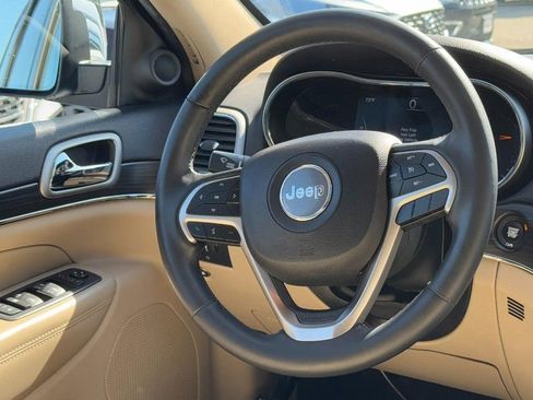 Used 2019 Jeep Grand Cherokee Limited AWD/4WD image 12