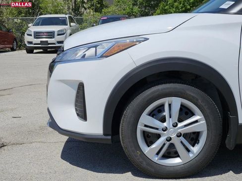 New 2025 Nissan Kicks Play S image 6