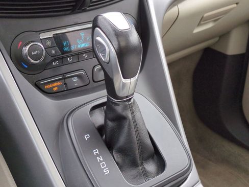 Used 2015 Ford Escape SE w/ Equipment Group 201A image 38