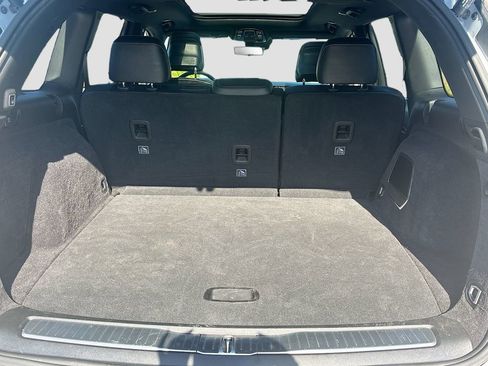 Used 2024 Jeep Grand Cherokee Overland w/ Advanced Protech Group III image 36