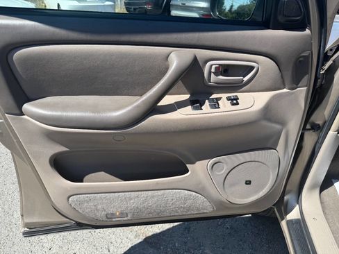 Used 2007 Toyota Sequoia SR5 image 21