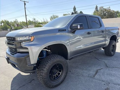 Used 2021 Chevrolet Silverado 1500 LT Trail Boss w/ LT Trail Boss Premium Package AWD/4WD image 2