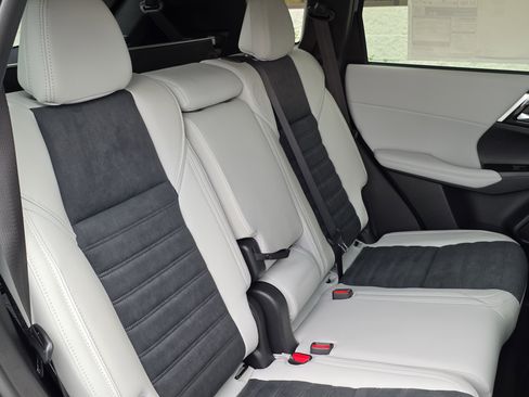 New 2026 Mitsubishi Outlander SE FWD image 31