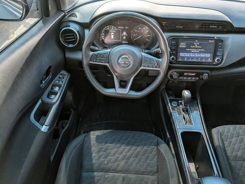 Used 2021 Nissan Kicks SV FWD image 12