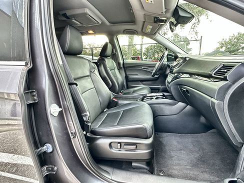 Used 2021 Honda Pilot Elite image 14