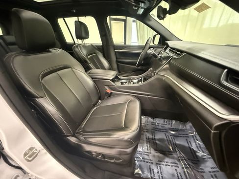 Used 2024 Jeep Grand Cherokee Limited 4xe AWD/4WD image 23