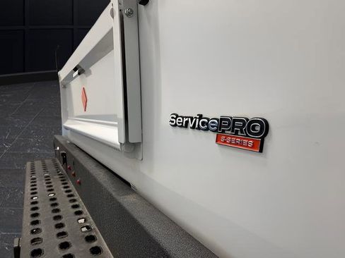 New 2024 RAM 3500 Tradesman image 29