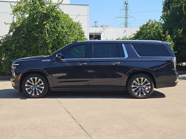 Used 2026 Chevrolet Suburban High Country AWD/4WD image 9