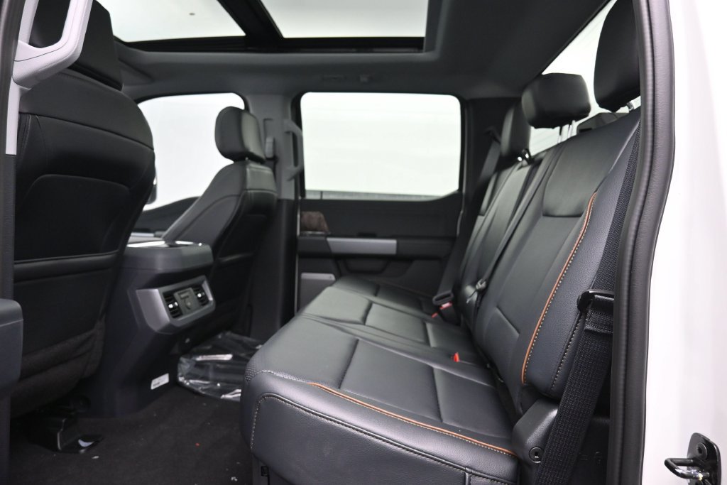 New 2026 Ford F250 Lariat w/ Black Appearance Package AWD/4WD image 18