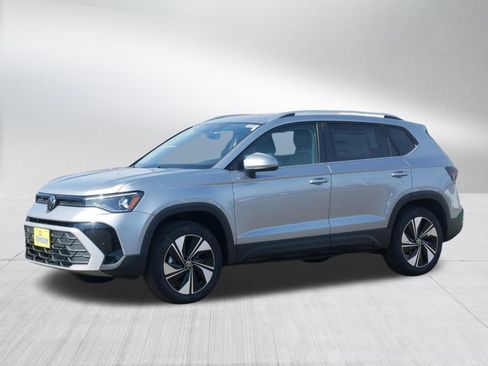 New 2026 Volkswagen Taos SE AWD/4WD image 2